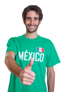 留着胡子现身拇指墨西哥体育迷