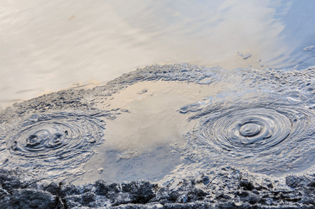 泥浆池围o吴德地热区，附近的罗托鲁阿，新泽