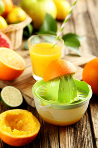 柑橘类水果的榨汁机