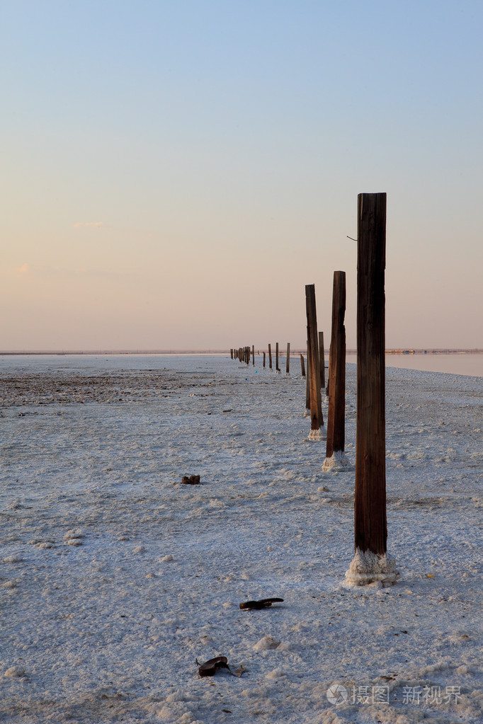 沙漠表面的盐壳