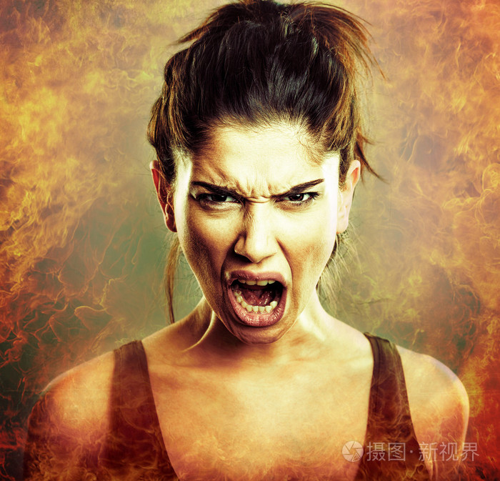 愤怒的爆炸愤怒的女人的尖叫声