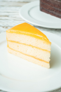 美味的橙色甜点蛋糕