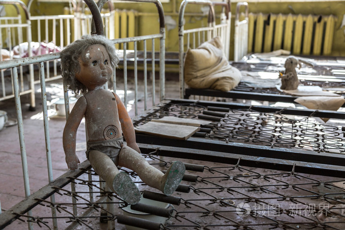 在切尔诺贝利废弃的幼儿园