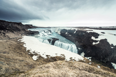 冰岛景观与间歇瀑布