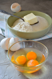 蛋糕鸡蛋，面粉，糖，黄油配料