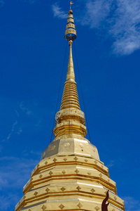 在 Doi Suthe 寺，泰国清迈大金塔