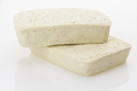 豆腐块,孤立的白色背景上照片