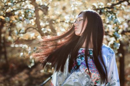 美丽的东方女人长发