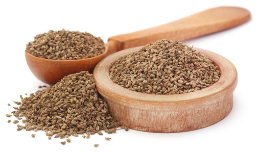 Ajwain 种子在一个木碗