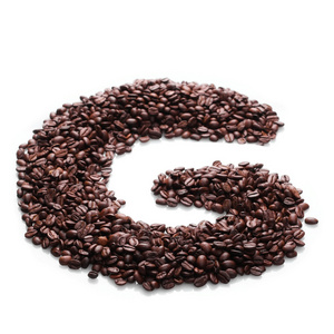从孤立在白色背景上的咖啡豆字母表字母 g