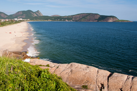 在 Niteroi Camboinhas 海滩