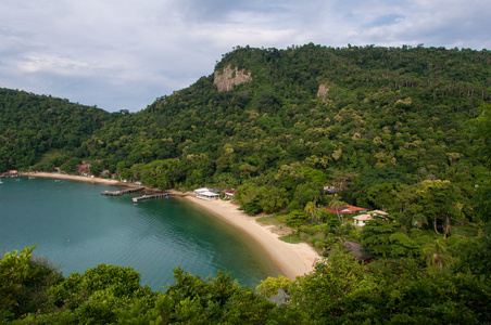 在一天时间的 Recreio 海滩