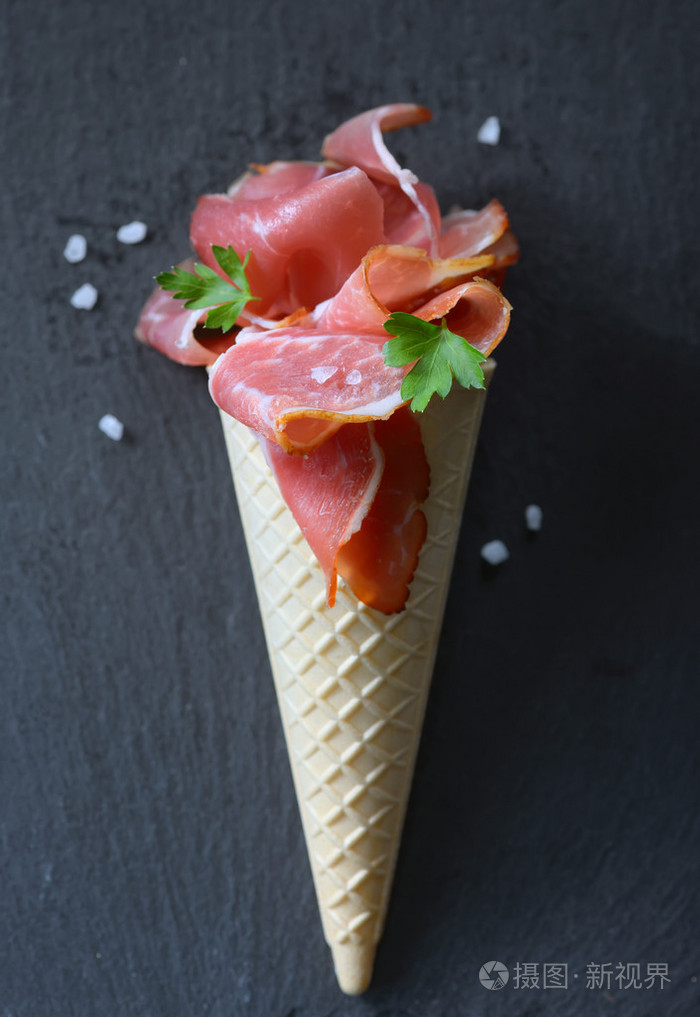 在蛋卷冰淇淋原料培根