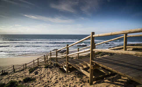 野生的海滩，葡萄牙的木制步骤