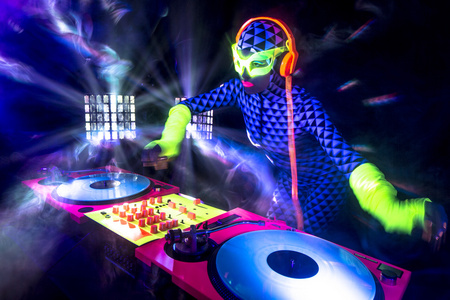 性感的霓虹灯紫外线辉光 dj照片