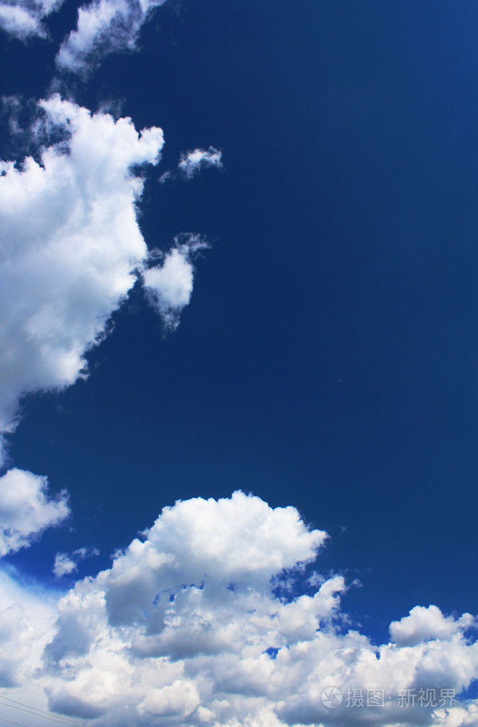 蓝蓝的天空表情包图片