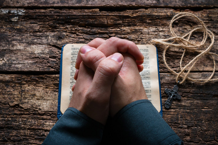 男人祈祷圣经选择性重点