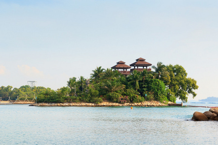 查看塔在巴拉望岛海滩最南端点的亚洲大陆，圣淘沙岛，新加坡