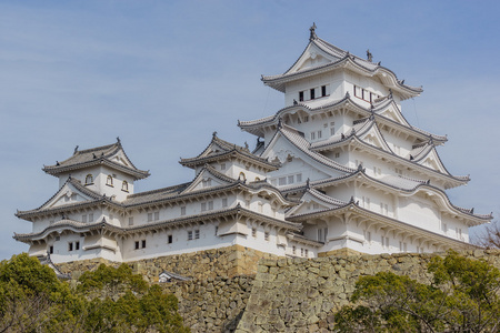 维持在 Himaji 市，日本著名的美丽白色的