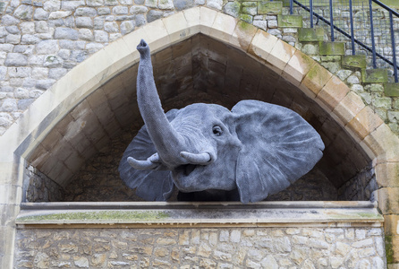 大象雕塑在伦敦塔
