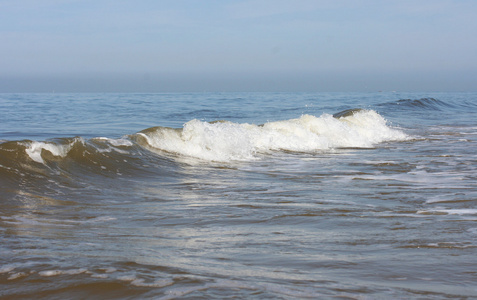 白浪的波浪照片