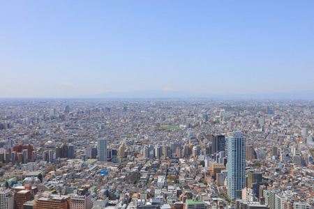 在日本，在东京的新宿地区的鸟瞰图