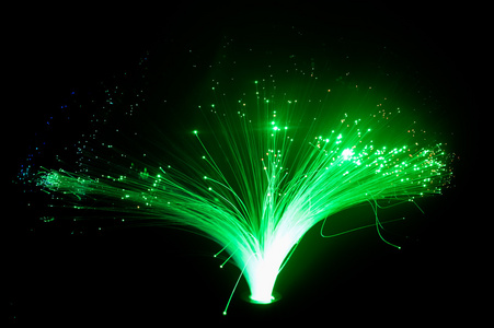 发光的绿色彩灯照片