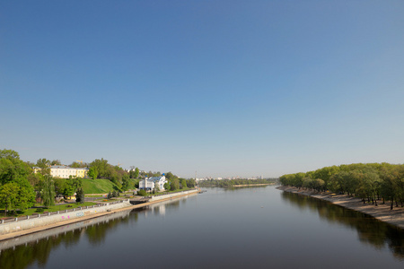 索日河堤附近的宫殿和公园的合奏，在白俄罗斯戈梅利