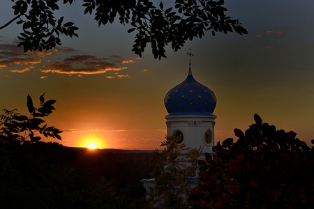 Svyatogorsk 修道院，位于塞维尔斯基顿涅茨河河岸圣山