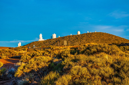在加那利群岛的特内里费岛，山上的空间天文台