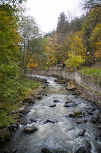 公园 Borjomi 天然水源在佐治亚州里弗赛德