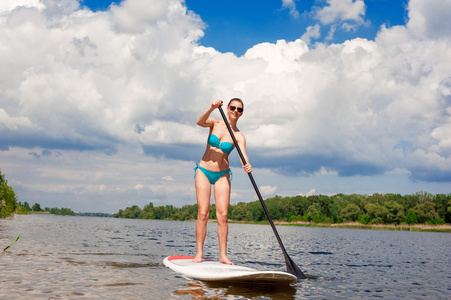 Sup 站起来桨板女人桨 boarding05