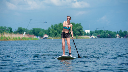 Sup 站起来桨板女人桨 boarding01