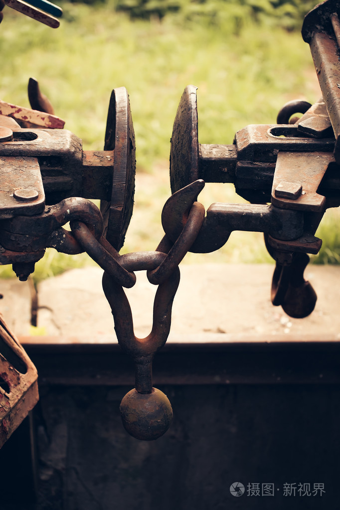 生锈的铁火车连接器