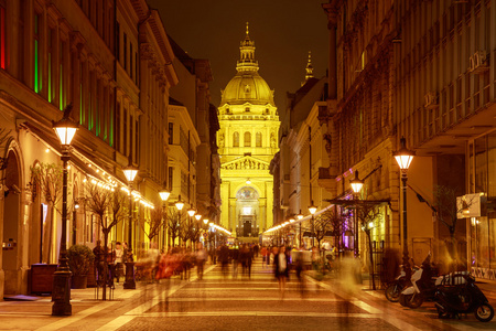 圣史蒂芬大教堂夜景，匈牙利首都布达佩斯