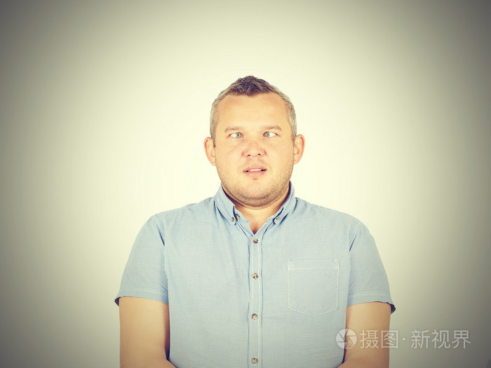 斜眼的人有趣的脸