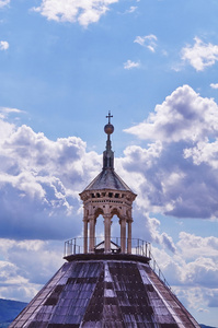 意大利的托斯卡纳，皮斯托亚的洗礼的灯笼