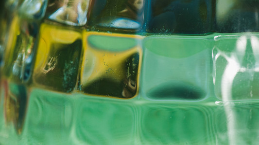 玻璃墙体纹理绿色黄色抽象背景