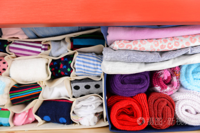 叠衣服放在抽屉