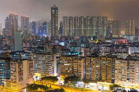 香港住宅楼宇在晚上图片