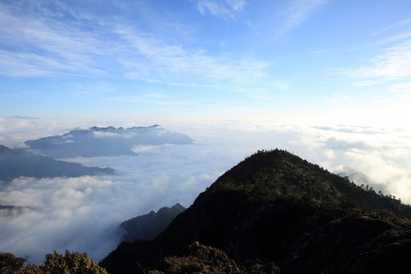 冷冻的山山顶