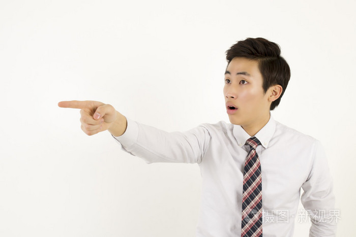 指某人或某物的惊讶亚洲年轻人