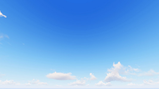 多云的蓝色天空抽象背景,蓝色天空背景与 ti照片