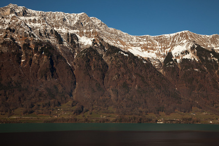 瑞士因特拉肯附近山风景