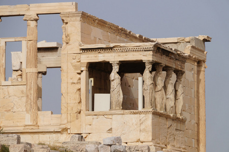 在希腊雅典卫城神殿 caryatides