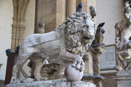 在领主广场佛罗伦萨狮子雕像。弗洛伦斯。意大利