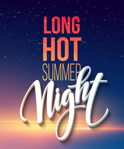 热夏天晚上聚会海报的设计与海海滩背景上的版式元素。矢量图