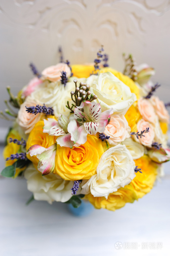 新娘的美丽婚礼鲜花花束