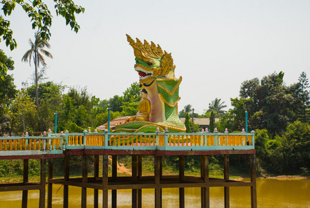大象的白色小雕塑。mya tha lyaung 卧佛。巴戈, 巴戈, 巴果缅甸。缅甸