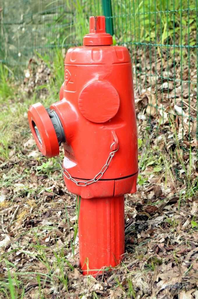 红颜色的消防栓